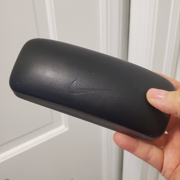 Nike Black Hardshell Eye Glass Case - Picture 2 of 7